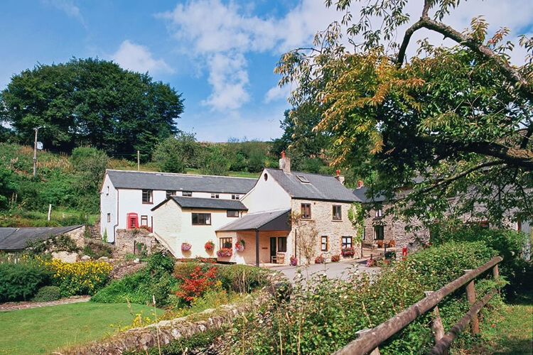 Triscombe Farm Country Cottages - Image 1 - UK Tourism Online