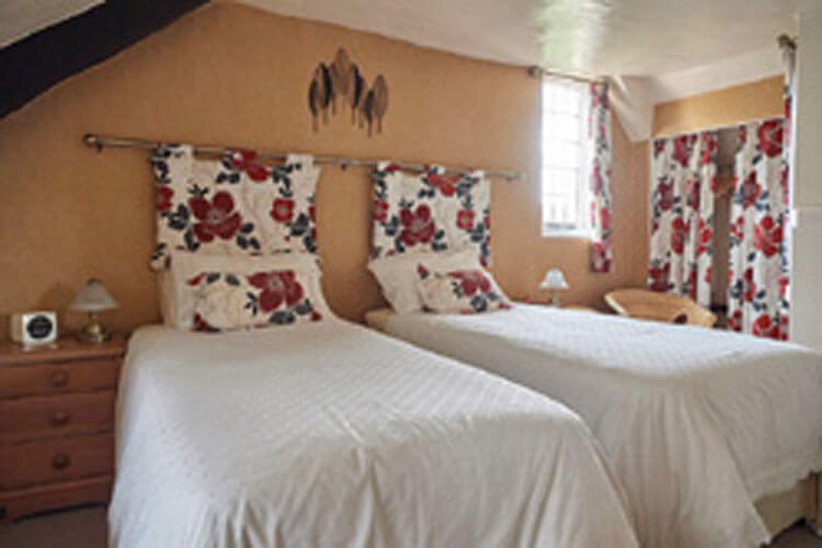 Tudor Cottage - Image 3 - UK Tourism Online