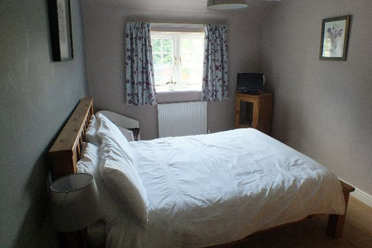 92 Monkton Deverill Bed and Breakfast - Image 2 - UK Tourism Online