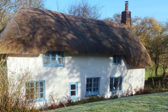 Blue Cottage Thumbnail | Salisbury - Wiltshire | UK Tourism Online