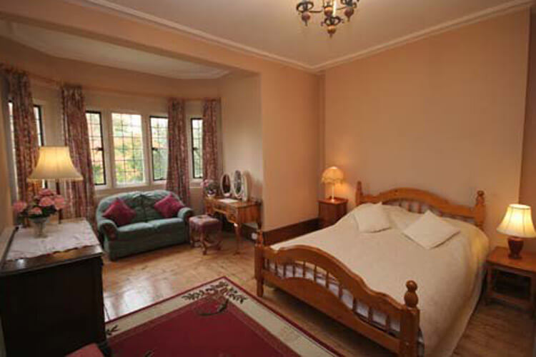 Cleeve House - Image 2 - UK Tourism Online