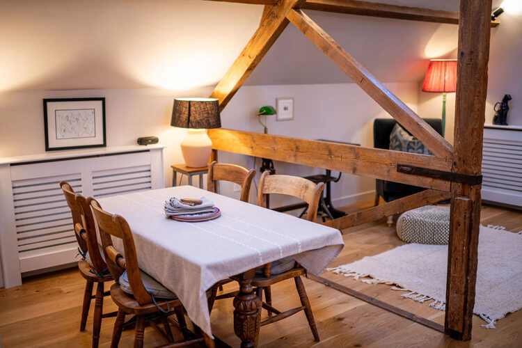 Manor Farm Teffont - Image 4 - UK Tourism Online