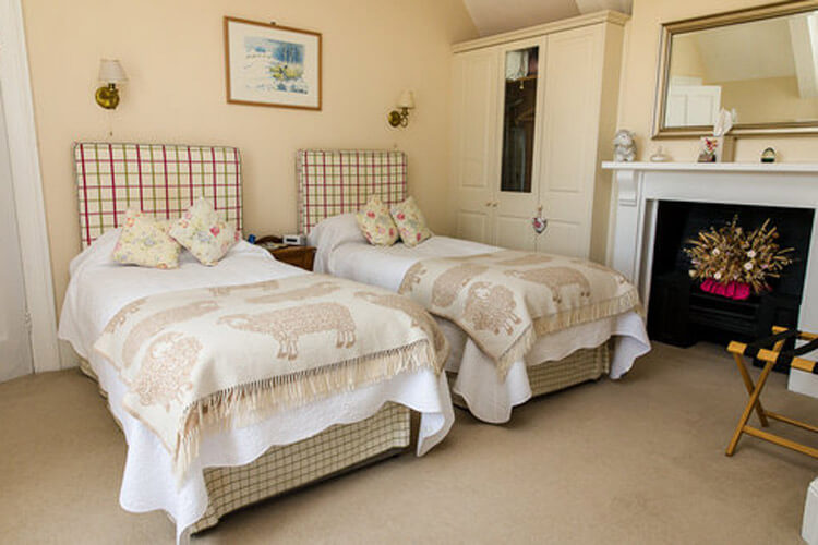 Pickwick Lodge Farm - Image 3 - UK Tourism Online