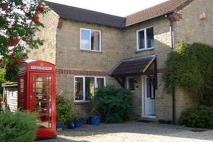 Red Box Guest House - Image 1 - UK Tourism Online