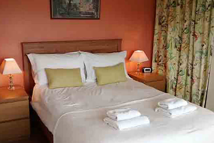 Sarum Heights Bed and Breakfast - Image 2 - UK Tourism Online