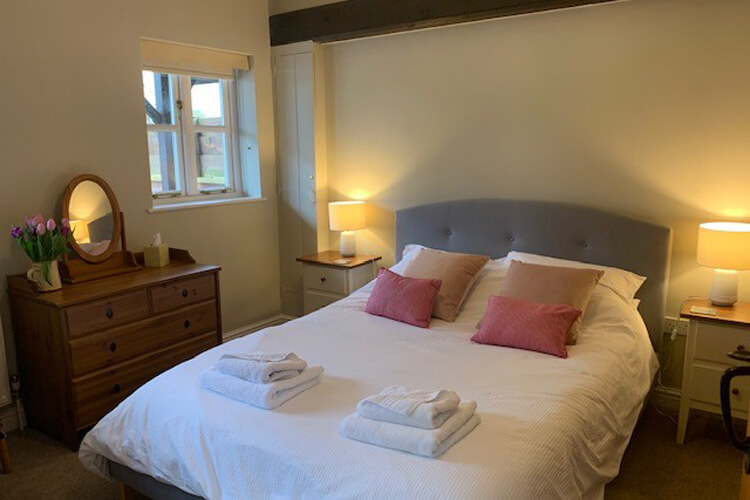 Tichborne's Farm Cottages - Image 3 - UK Tourism Online