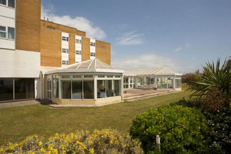 Aberavon Beach Hotel - Image 1 - UK Tourism Online