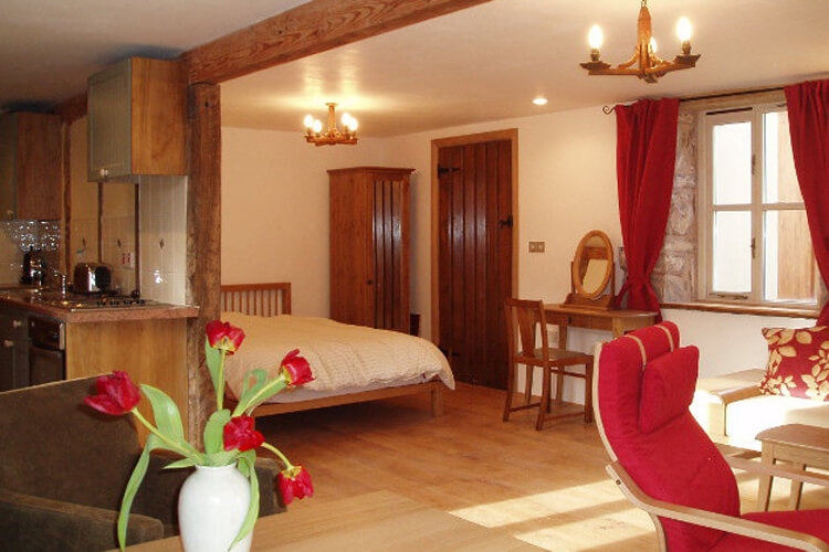 Broadley Farm Cottages - Image 4 - UK Tourism Online