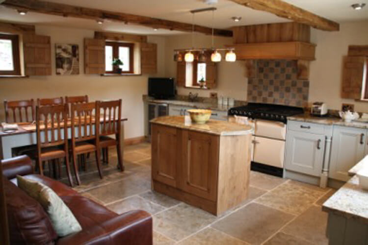 Crynant Cottages - Image 2 - UK Tourism Online