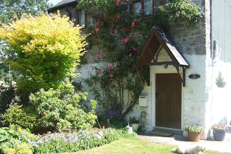 Llanquian Farm Holiday Cottages - Image 1 - UK Tourism Online