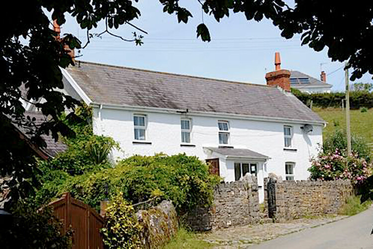 Lower Pitton Farmhouse - Image 1 - UK Tourism Online