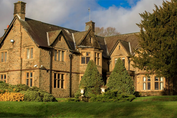 Maes Manor Country Hotel & Restaurant - Image 1 - UK Tourism Online