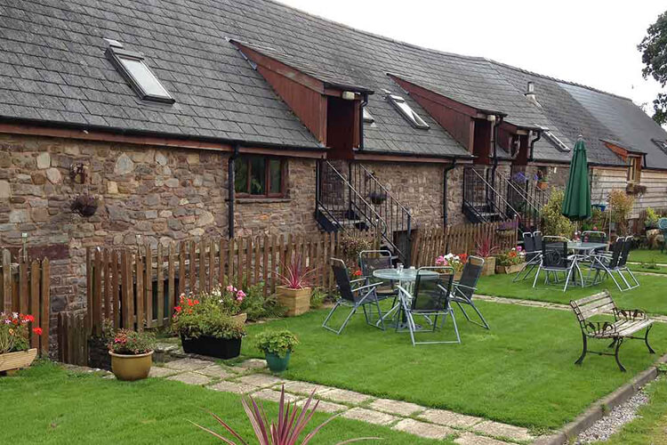 Penydre Farm Bed & Breakfast - Image 1 - UK Tourism Online