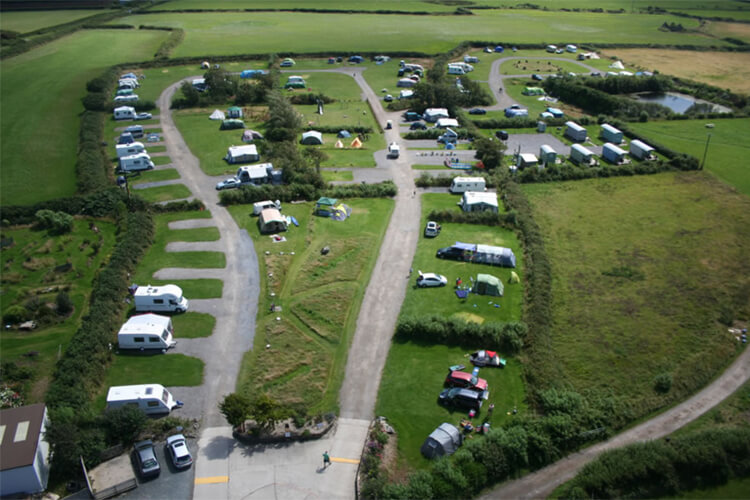 Pitton Cross Caravan and Camping - Image 2 - UK Tourism Online