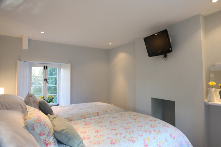 Tintern Abbey Cottage - Image 4 - UK Tourism Online