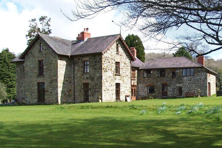 Gwarmacwydd Farm Holidays - Image 1 - UK Tourism Online