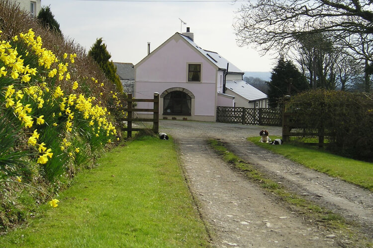 Glascoed Farm Cottages - Image 1 - UK Tourism Online