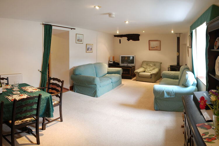 Glascoed Farm Cottages - Image 3 - UK Tourism Online