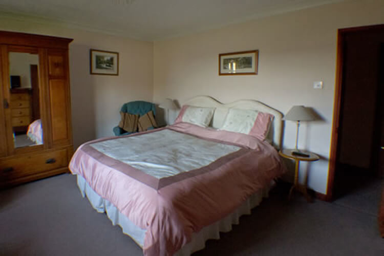 Lletty'r Haul Bed & Breakfast - Image 1 - UK Tourism Online