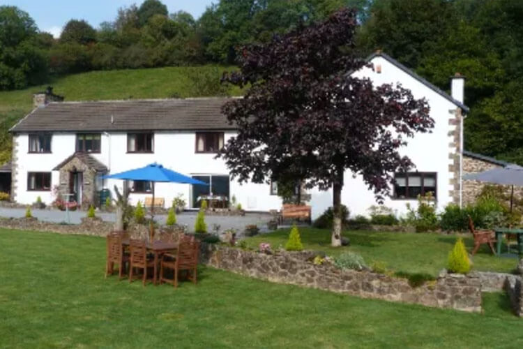 Neuadd Wen Country Guest House - Image 1 - UK Tourism Online