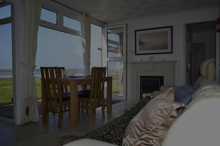 Sea View Chalets - Image 1 - UK Tourism Online