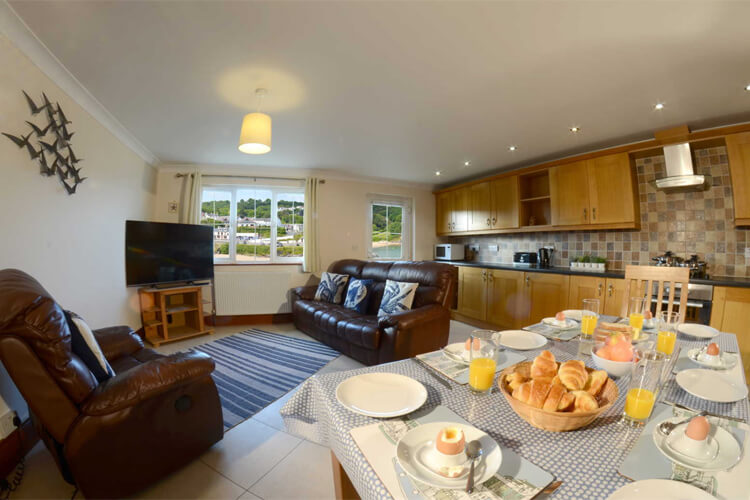 Aberporth Holiday Cottages - Image 2 - UK Tourism Online