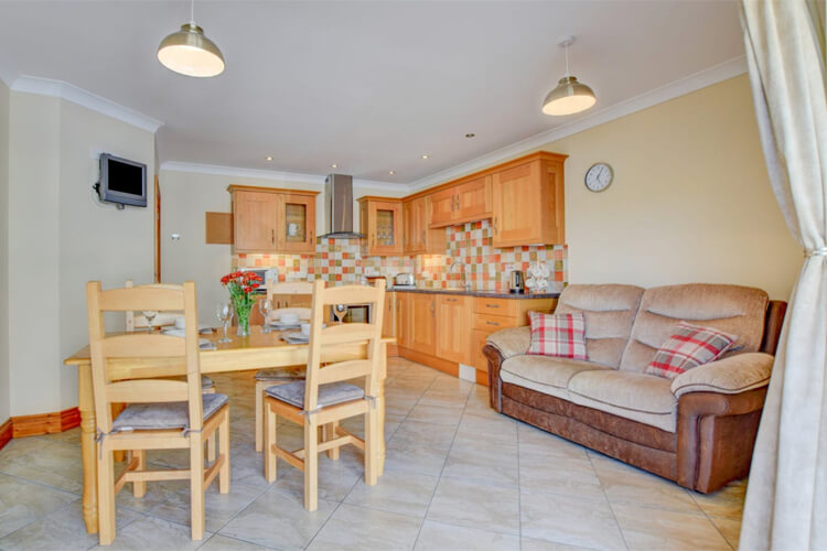 Bythynnod Blaengader Cottages - Image 3 - UK Tourism Online