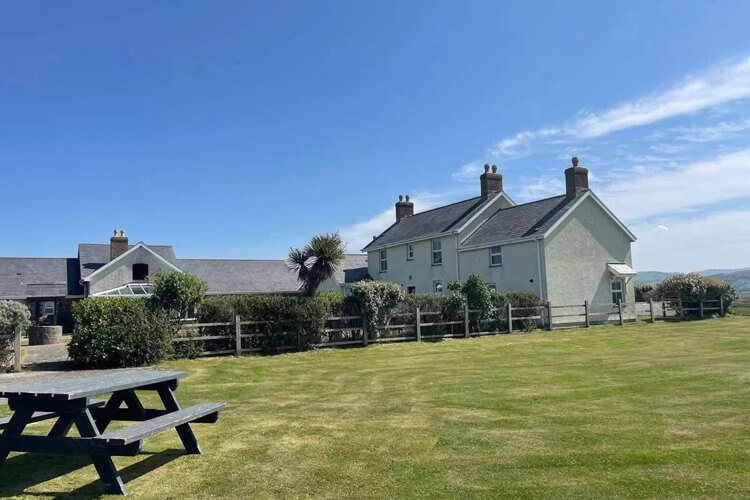 CAMBRIAN COAST CARAVAN PARK & COTTAGES - Image 2 - UK Tourism Online