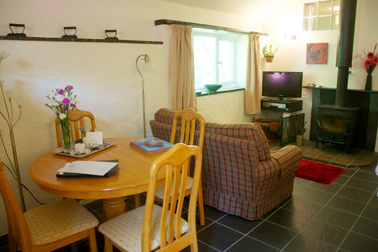 Canllefaes Ganol Cottages - Image 4 - UK Tourism Online