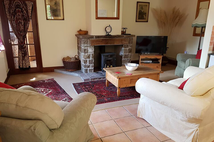 Coed y Gelli Cottage - Image 2 - UK Tourism Online