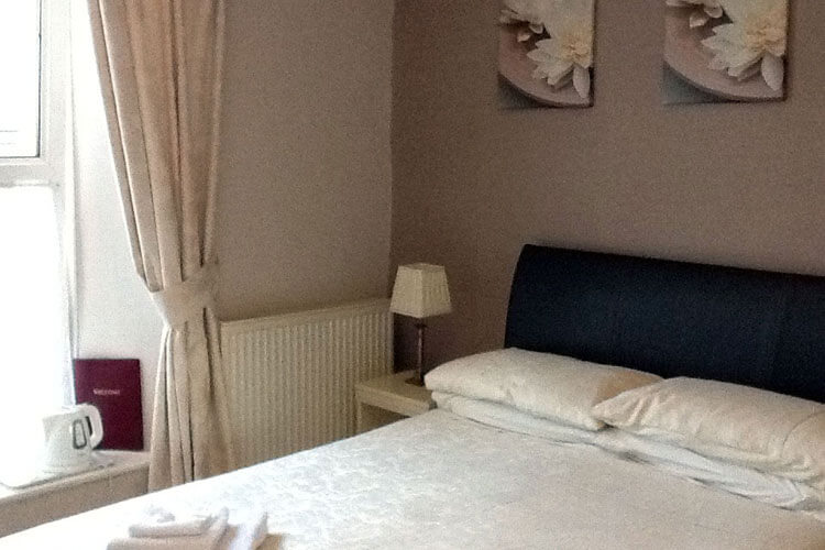 Haulfan Guest House - Image 1 - UK Tourism Online