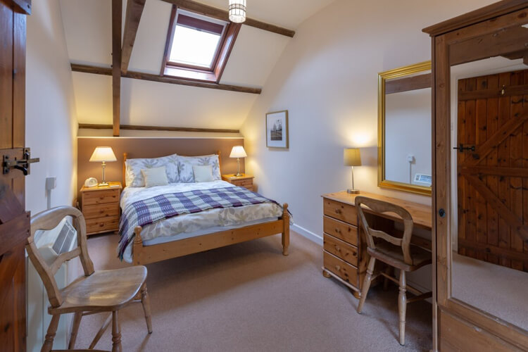 Llwyncrwn Farm Holiday Cottages - Image 2 - UK Tourism Online