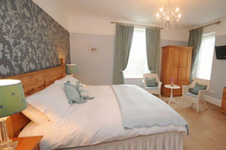 Llys Aeron Guest House - Image 1 - UK Tourism Online