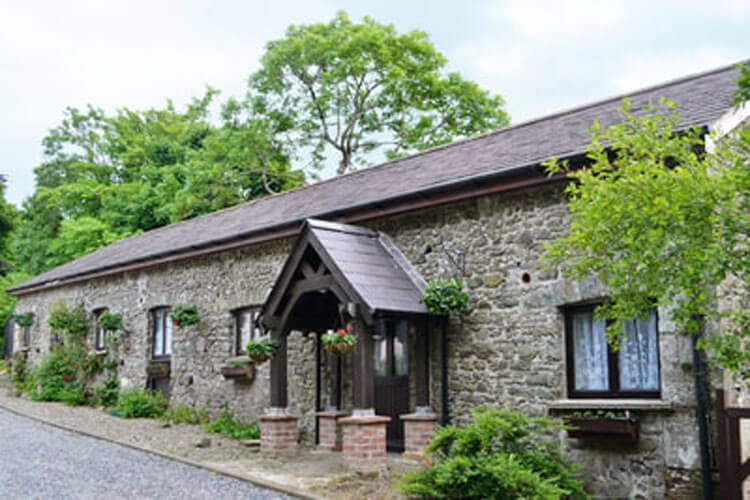 Meadow Cottage - Image 1 - UK Tourism Online