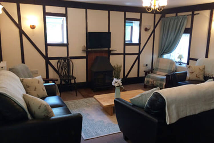 Meadow Cottage - Image 3 - UK Tourism Online