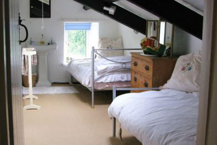 Morfa Isaf Farmhouse B&B and Self Catering - Image 5 - UK Tourism Online