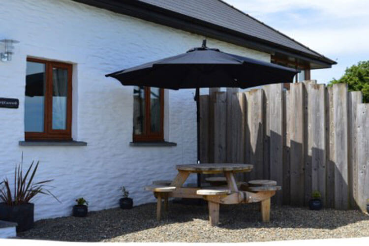 Penlan Coastal Cottages - Image 3 - UK Tourism Online