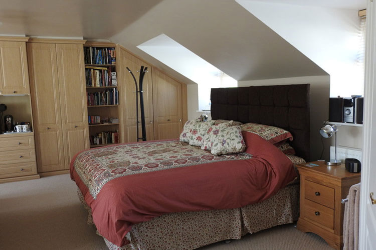 Teifi Riverbank - Image 1 - UK Tourism Online