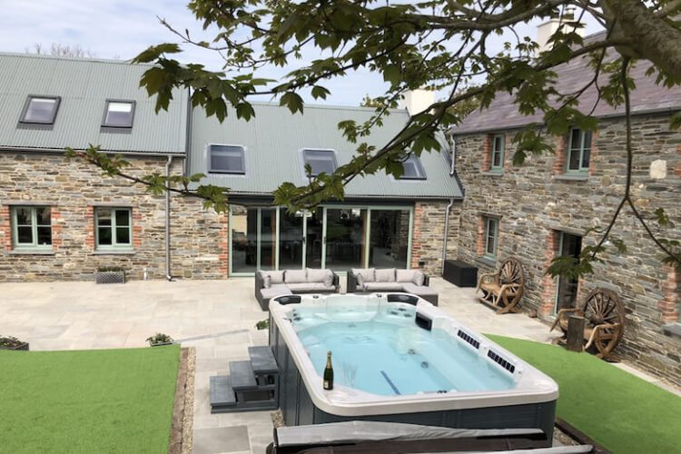 Towyn Farmhouse - Image 3 - UK Tourism Online