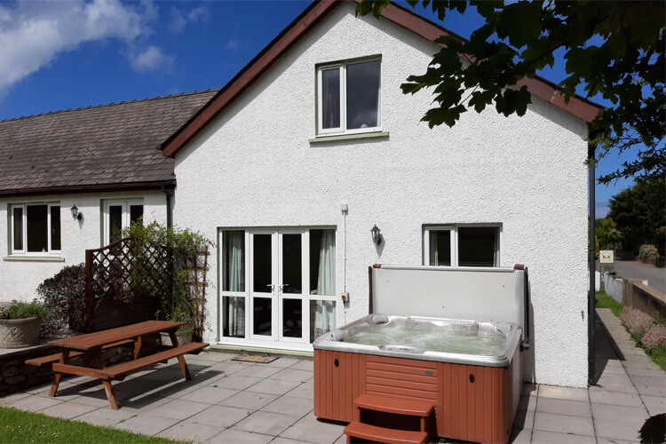 Trenewydd Farm Holiday Cottages - Image 2 - UK Tourism Online