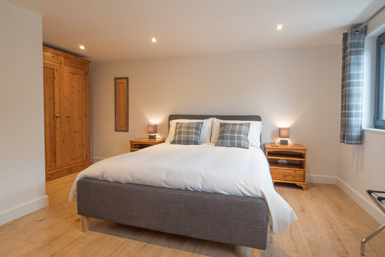 Ty Hen Farm Cottages - Image 2 - UK Tourism Online