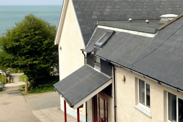 Llety Tresaith Accommodation - Image 1 - UK Tourism Online