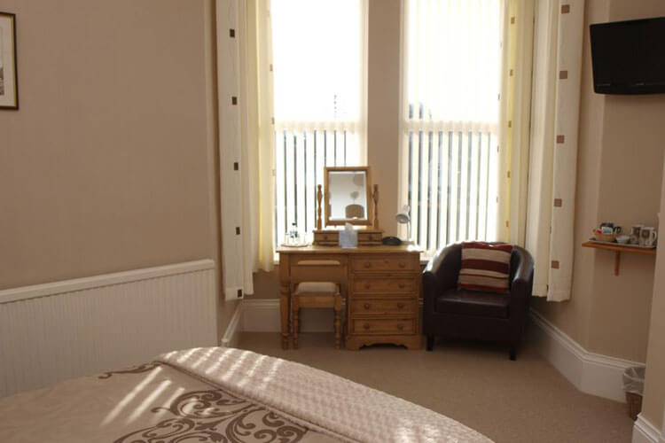 Ty-Parc Guest House - Image 2 - UK Tourism Online