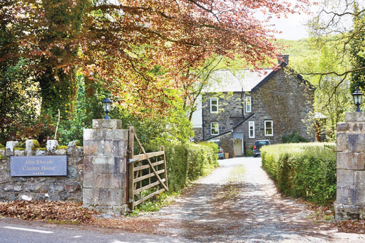 Afon Rhaiadr Country House - Image 1 - UK Tourism Online