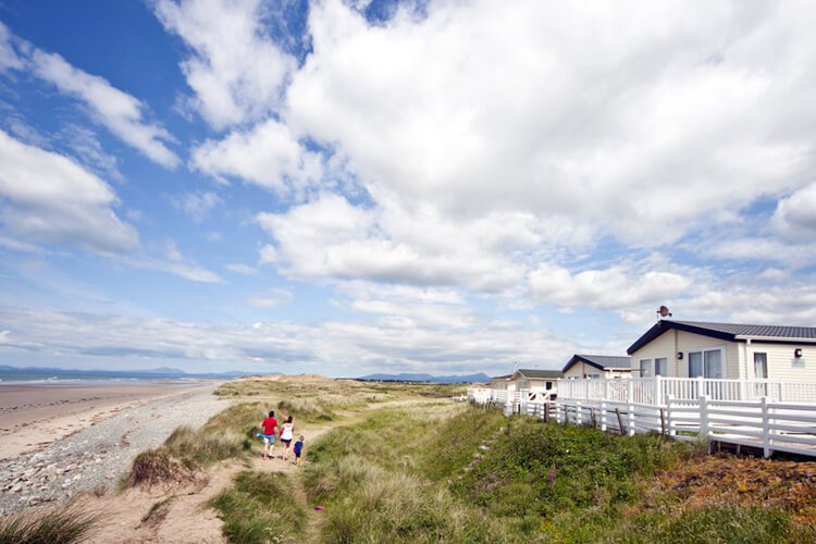 Barmouth Bay Holiday Park - Image 1 - UK Tourism Online