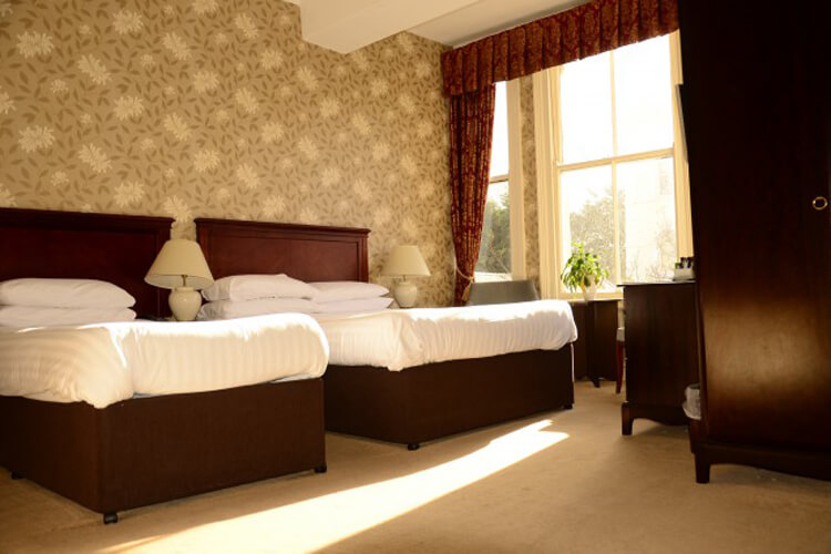 Broadway Hotel - Image 3 - UK Tourism Online