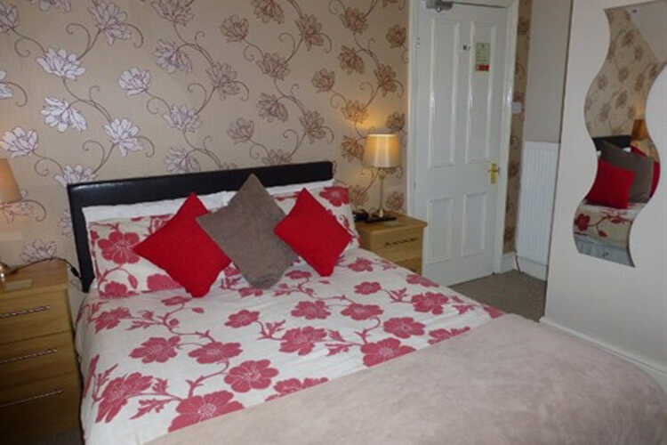 Bryn Derwen Guest House - Image 3 - UK Tourism Online