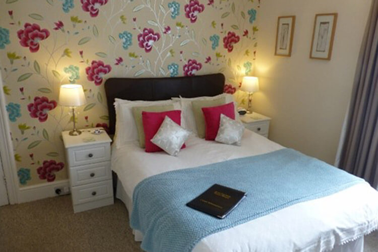 Bryn Derwen Guest House - Image 4 - UK Tourism Online