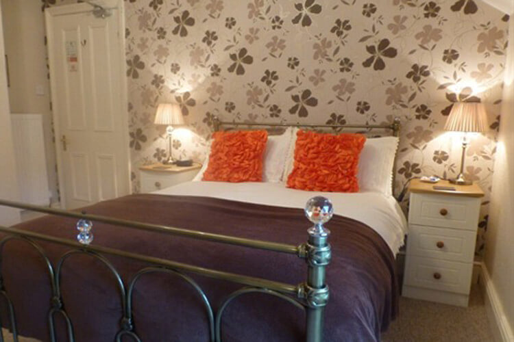 Bryn Derwen Guest House - Image 5 - UK Tourism Online