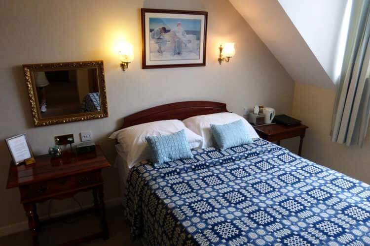 Bryn Holcombe Bed and Breakfast - Image 3 - UK Tourism Online